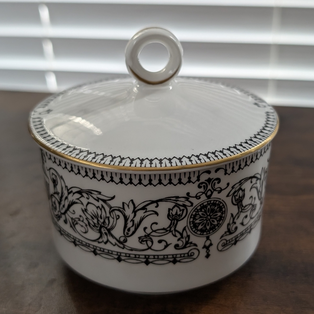 Vintage 1966 Royal Worcester England Padua Fine Bone China Sugar Bowl With Lid